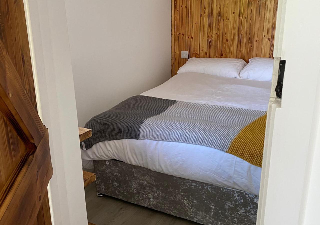 Minimoore Lodge. Perfect For Walkers, Cyclists And Surfers. Scorrier Exterior photo